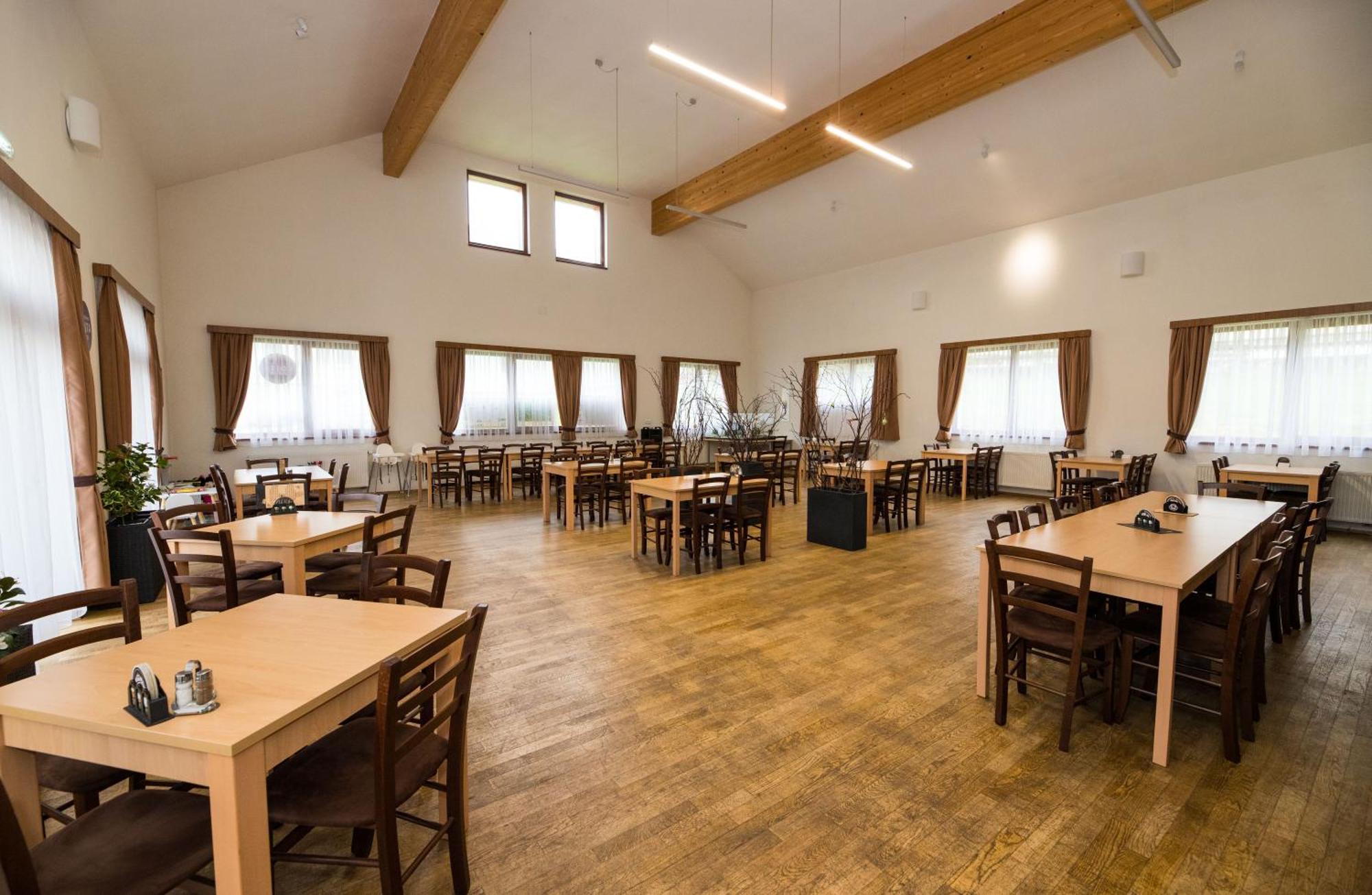 Penzion A Restaurace U Sousedu Strazny Luaran gambar